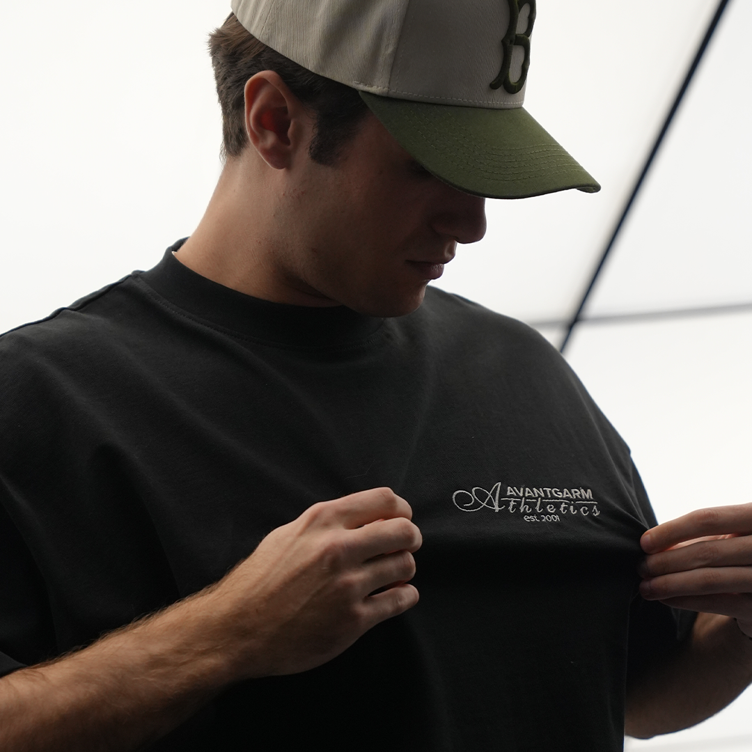 SIGNATURE TEE